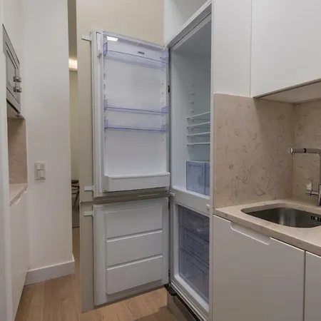 公寓 High Ceiling Duplex At Cais Do Sodre Lisboa