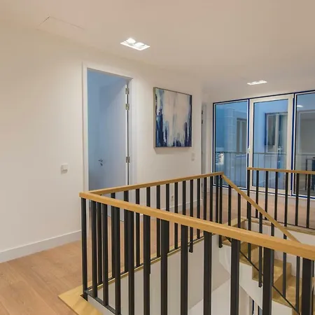 High Ceiling Duplex At Cais Do Sodre