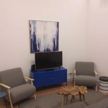 Апартаменты High Ceiling Duplex At Cais Do Sodre