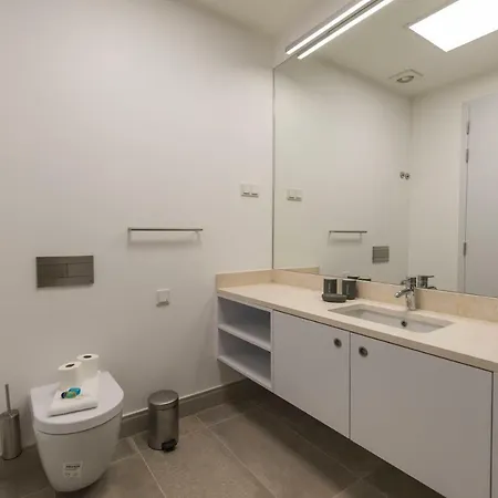 High Ceiling Duplex At Cais Do Sodre *