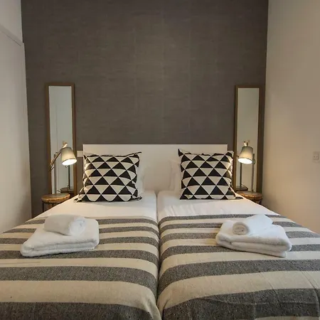 High Ceiling Duplex At Cais Do Sodre Lisboa