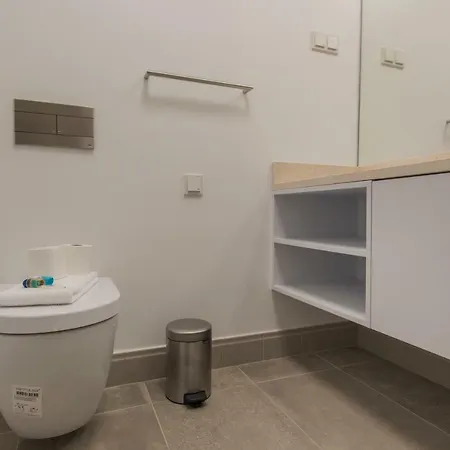 High Ceiling Duplex At Cais Do Sodre Apartman *